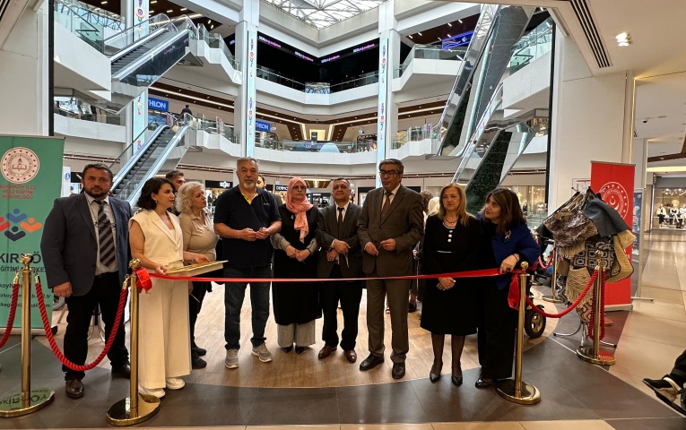 Dekoratif El Sanatları Sergisi Carousel AVM’de Gerçekleşti