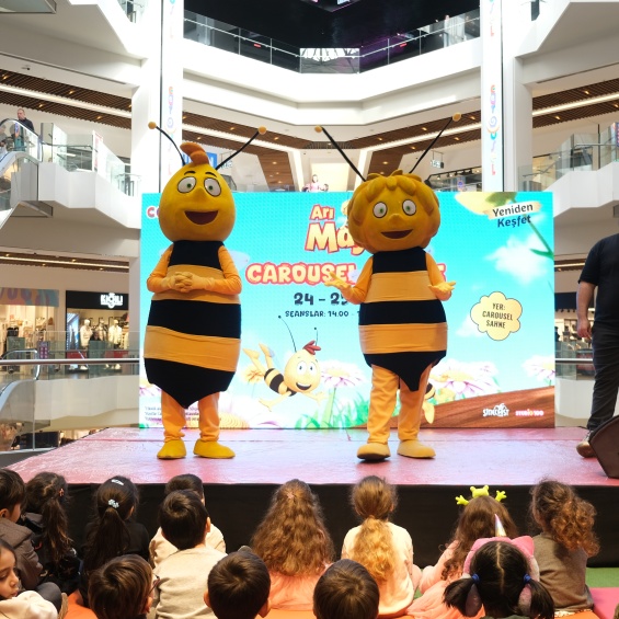 Carousel AVM’de Minikler Arı Maya ile Buluştu