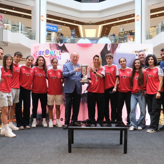 Carousel AVM Sponsorluğundaki Bakırköy Yenimahalle Kadın Futbol Takımı 1. Lig’de!