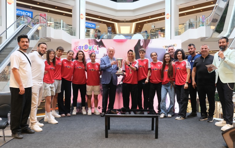 Carousel AVM Sponsorluğundaki Bakırköy Yenimahalle Kadın Futbol Takımı 1. Lig’de!