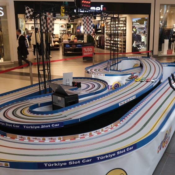 Slot Car Yarışı Carousel AVM’de Nefes Kesti
