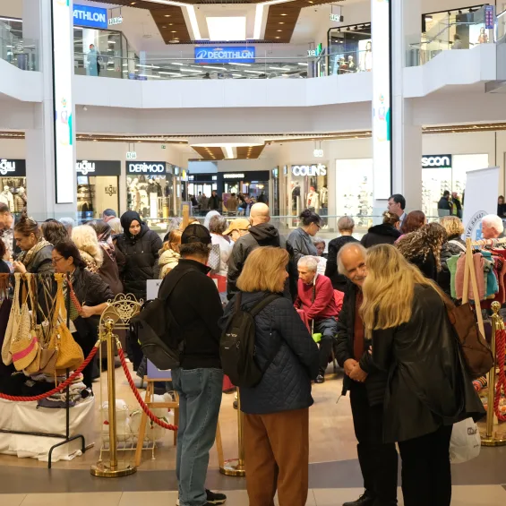 Türkiye Sakatlar Derneği Sergisi Carousel Sahne’de Ziyaretçilerle Buluştu